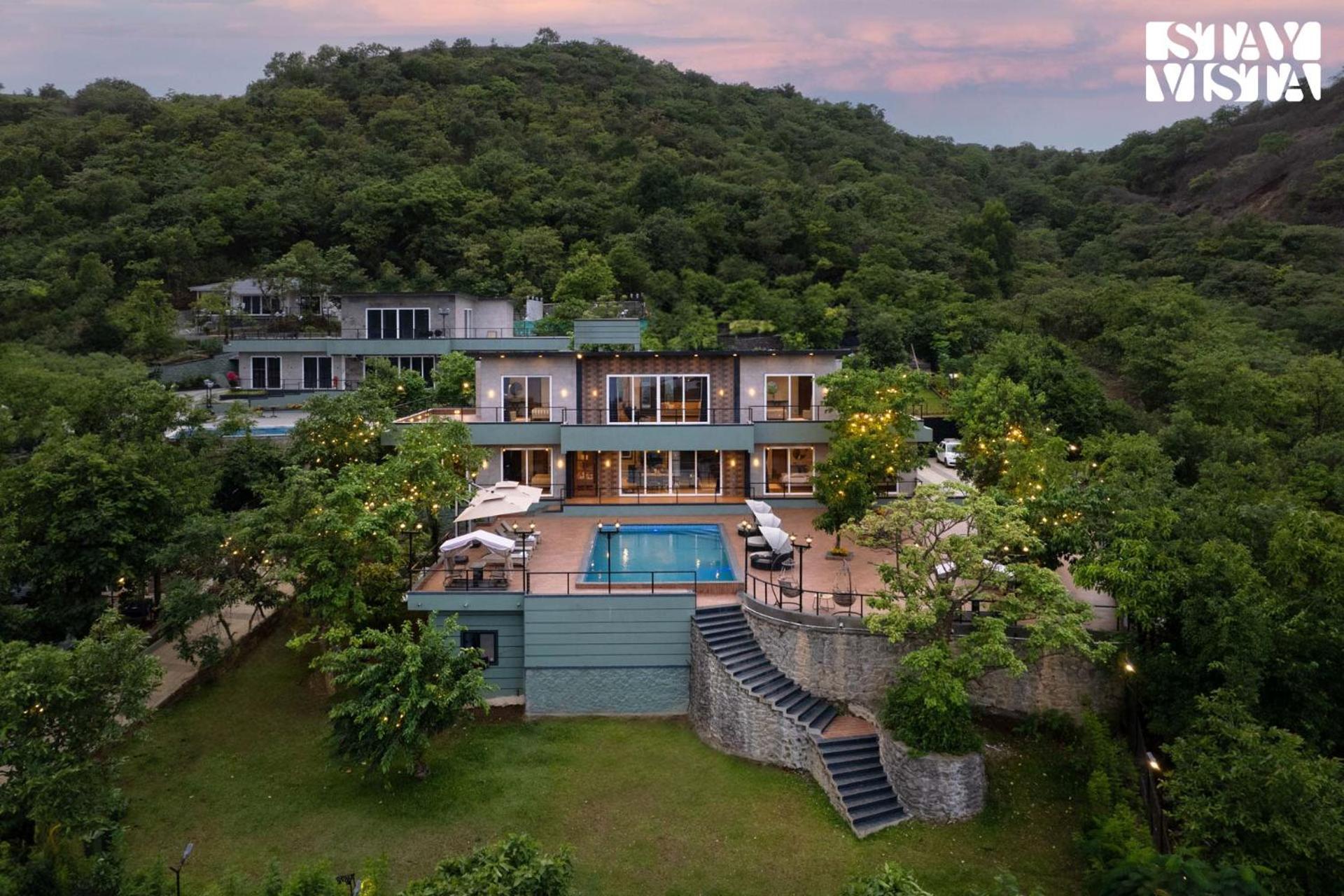 Stayvista At La Nirvana With Pool, Music Speaker & Indoor-Outdoor Game Lonavla Exterior foto