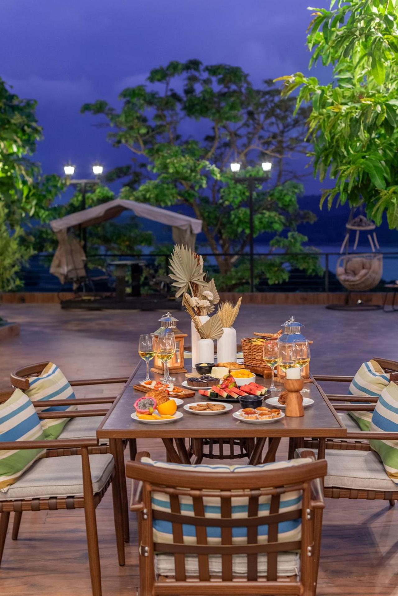 Stayvista At La Nirvana With Pool, Music Speaker & Indoor-Outdoor Game Lonavla Exterior foto