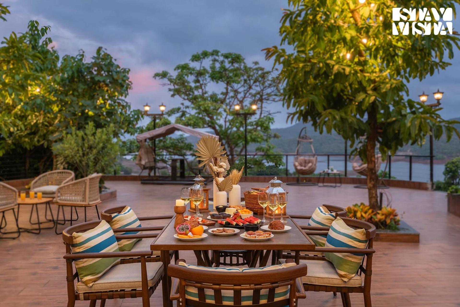 Stayvista At La Nirvana With Pool, Music Speaker & Indoor-Outdoor Game Lonavla Exterior foto